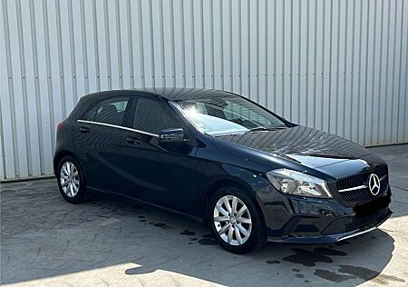 Mercedes-Benz A 180 7G-DCT Style