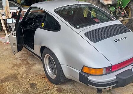 Porsche 911 Carrera