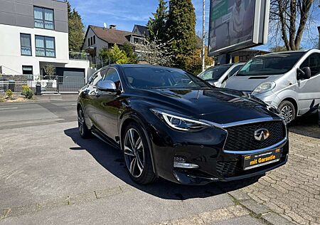 Infiniti Q30 2.0/AWD/Q30S/360°/Pano/Alcantara