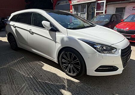 Hyundai i40 CW Premium Plus Leder Navi Belüft. Sitze