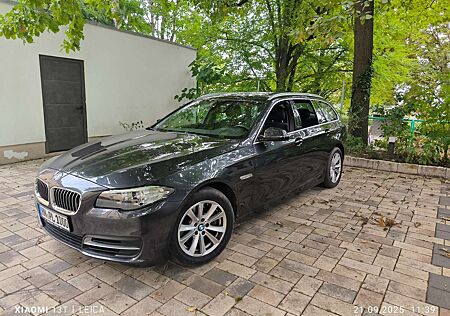 BMW 520d 520 Touring Kombi, Pano, Exter.Line, AHK, X-Drive