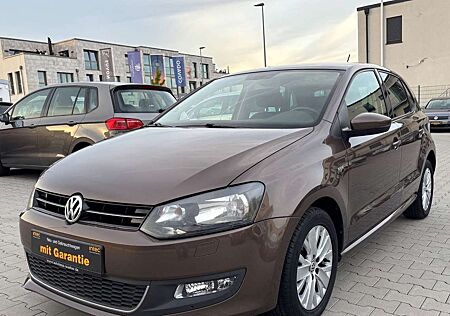 VW Polo Volkswagen V Life