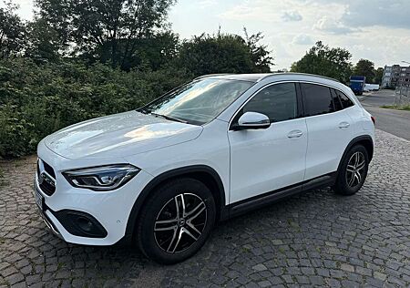 Mercedes-Benz GLA 220 d 4Matic 8G-DCT Progressive