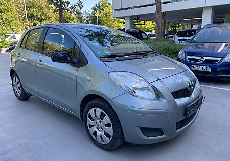 Toyota Yaris 1,0 Klima Euro 4 tel. 01708044052