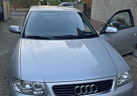 Audi A3 1.6 Attraction