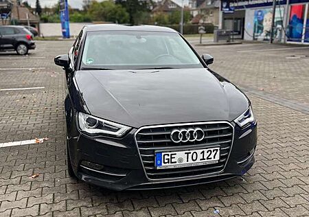 Audi A3 2.0 TDI DPF S tronic Ambition