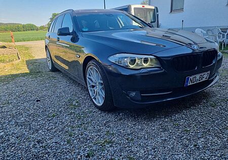 BMW 520d 520 5er Touring Diesel Touring Sport-Aut.