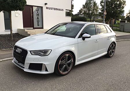 Audi RS3 2.5 TFSI quattro Magnetic Klappe MMI Navi LED