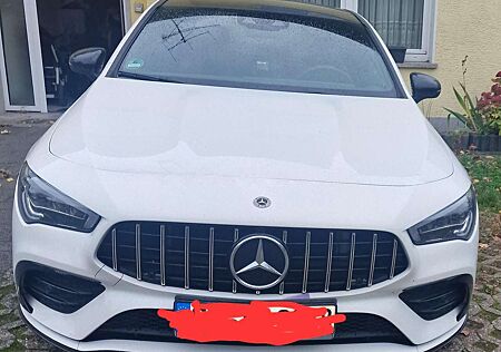 Mercedes-Benz CLA 35 AMG AMG CLA 35 4Matic AMG Speedshift 7G-DCT