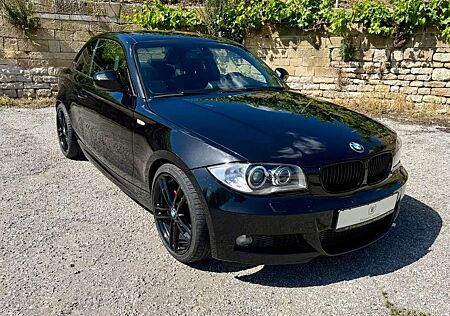 BMW 118 d Coupé, Navi, H&K, M-Paket, Xenon, PDC !