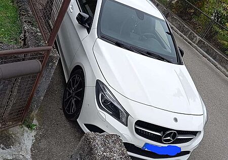 Mercedes-Benz CLA 180 BlueEFFICIENCY Edition