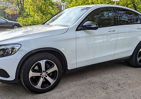 Mercedes-Benz GLC 250 Coupe 4Matic 9G-TRON Ambiente-Beleuchtung