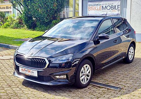 Skoda Fabia Style 95PS AHK PDC v+h Kamera Tempomat SHZ