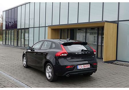 Volvo V40 D3 Kinetic man./Winter-Paket/Einparkhilfe hi