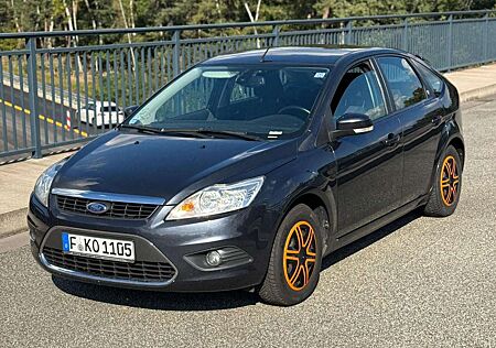 Ford Focus MK2 1,6 GHIA - TÜV NEU - Zahnriemen etc. NEU