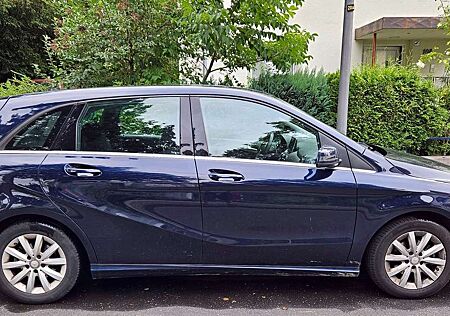 Mercedes-Benz B 180 d SCORE!