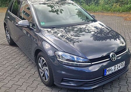 VW Golf Volkswagen VII Diesel 1.6 TDI (BlueMotion Techno
