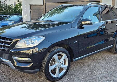 Mercedes-Benz ML 350 CDI BlueTec 4Matic Sitzheiz Navi PDC