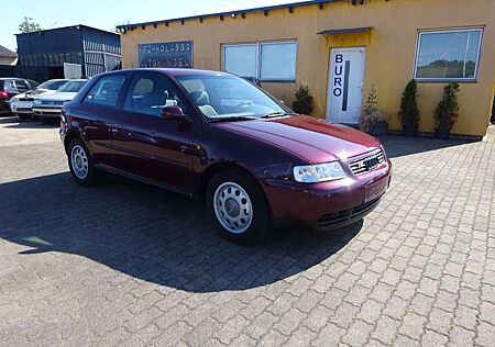 Audi A3 1,6i 1-hand alu Allewtterreifen Tüv neu!!!!