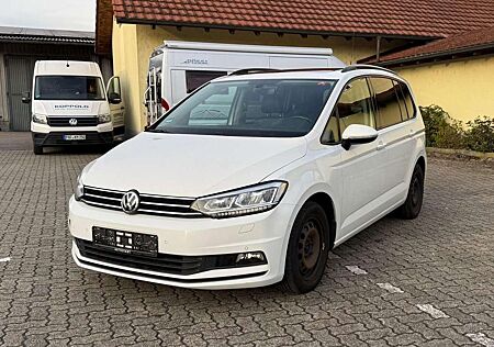 VW Touran Volkswagen 2.0 TDI DSG LED PANO 7 SI