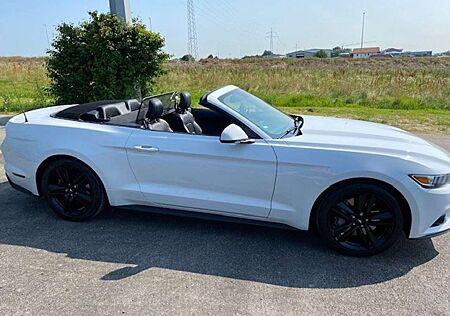 Ford Mustang Cabrio 2.3 Eco Boost