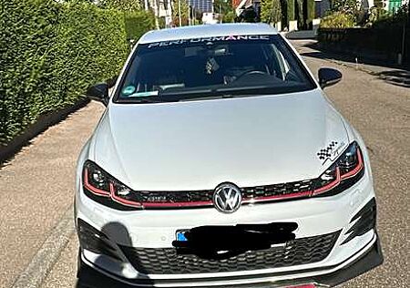 VW Golf GTI Volkswagen golf vii 2.0 tsi gti