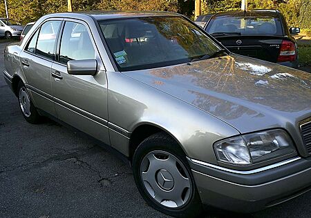 Mercedes-Benz C 180 Elegance