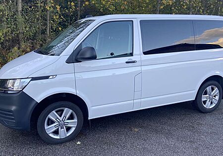 VW T6 Transporter Volkswagen T6.1 Kombi 9 Sitzer, AHK, Klima, Navi, Flügeltüren