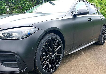 Mercedes-Benz C 300 e 4Matic 9G-TRONIC AMG Line