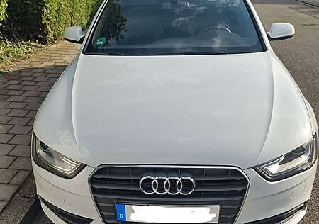 Audi A4 A4 Avant 2.0 TDI 177 PS, der Motor hat 72271 km, S-Line Sportpaket