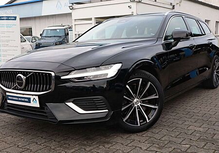 Volvo V60 T6 AWD Recharge Core|NAVI|R-CAM|PDC|SHZG|