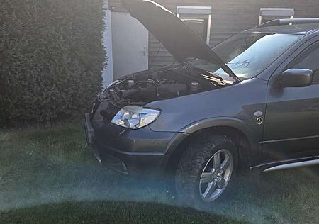 Mitsubishi Outlander 2.4 Dakar