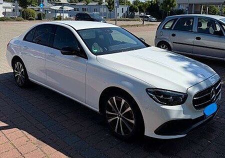 Mercedes-Benz E 300 e Night Paket, Rentnerfahrzeug