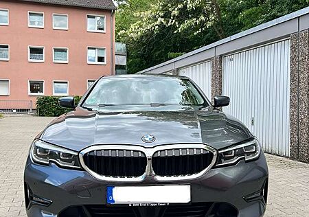 BMW 320i 320 . Sport Line