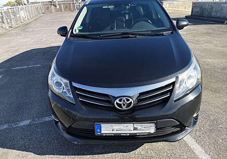 Toyota Avensis Combi 2.2 D-4D Automatik Executive