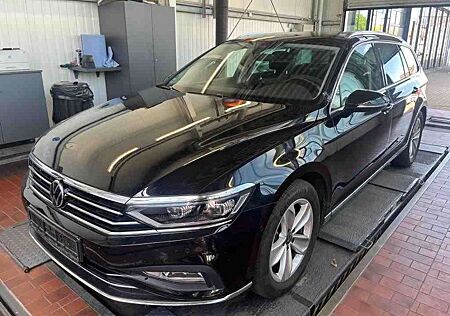VW Passat Variant Volkswagen 2.0 TDI SCR DSG Elegance|NAVI|SHZ