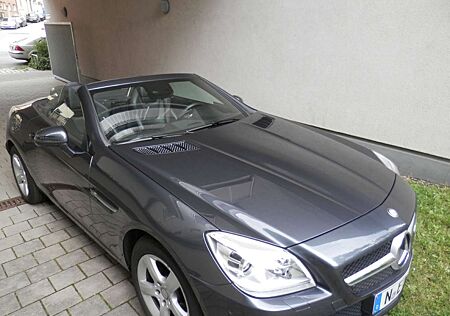 Mercedes-Benz SLK 200 (BlueEFFICIENCY) 7G-TRONIC