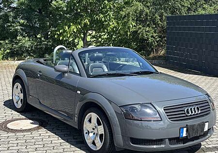 Audi TT 1.8 T Roadster (132kW)