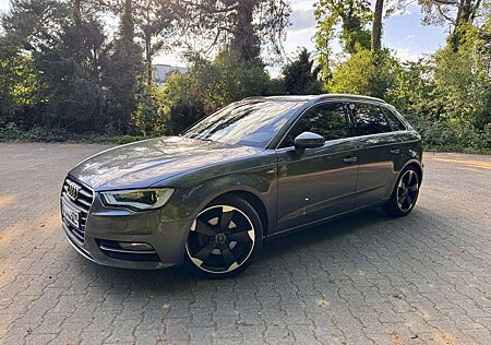 Audi A3 S line Sportpaket - XENON -AHK **Allwetterreifen**