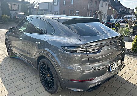 Porsche Cayenne Cayenne Coupe GTS Coupe Tiptronic S