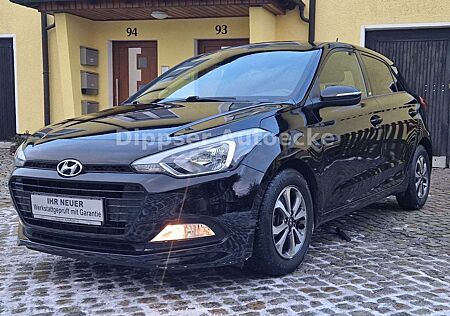 Hyundai i20 "Passion"_Alu mit Allwetter_Sitz+LRH_top Z..