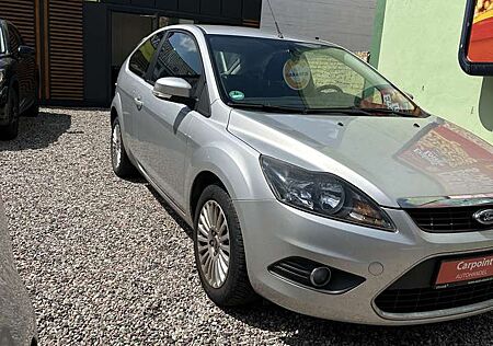 Ford Focus Titanium***MIT NEU TÜV**PDC*KLIMA**SITZHEIZUNG*