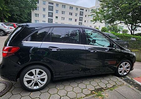 Mercedes-Benz B 200 7G-DCT UrbanStyle Edition