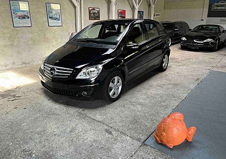Mercedes-Benz B 180 CDI Xenon AHK PDC Klima Sportsitze 2. Hd.