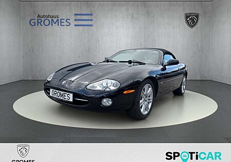 Jaguar XK8 Cabriolet 4,0L V8 F DOHC Convertible Navi Leder Kl