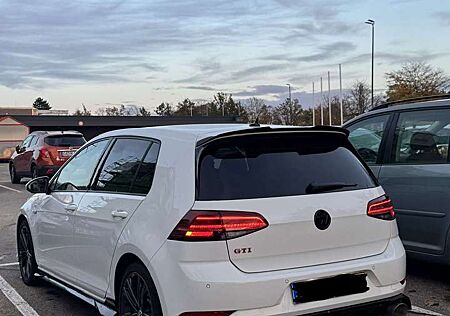VW Golf GTI Volkswagen GTI Performance