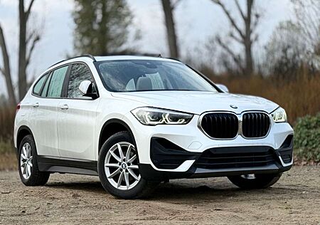 BMW X1 xDrive16d Sport Line*PANO*1ERH*LEDER*LED*