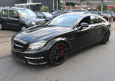 Mercedes-Benz CLS 63 AMG *CARBON*LEDER*ESSD*B&O*MAX VOLL!!