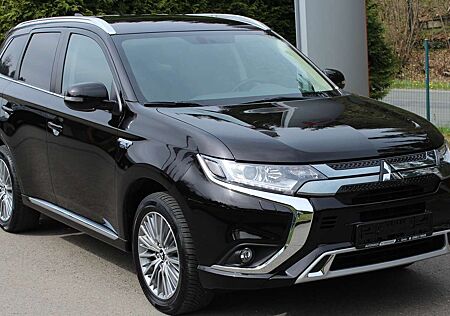 Mitsubishi Outlander PHEV Basis Spirit 4WD, SHZ, Navi, DAB-R. Kamera