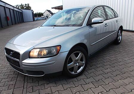 Volvo S40 2.0 D DPF-TÜV 09.2028 .MET.LEDER.MULTI.AHK.TEMPOMAT.16 ALU .
